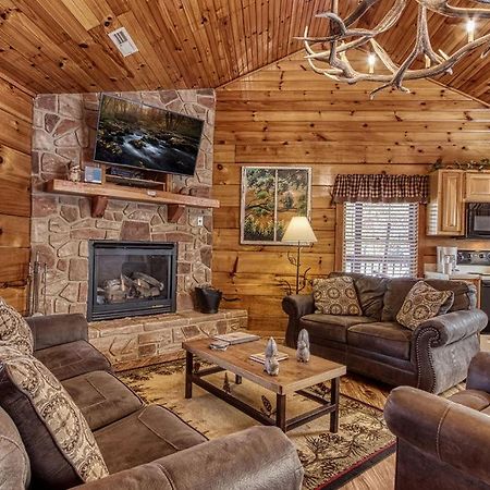 The Nut House, Hot Tub, Game Room, Wifi, 1089 Free Tickets Each Paid Day, Dollywood And More! Pigeon Forge Zewnętrze zdjęcie