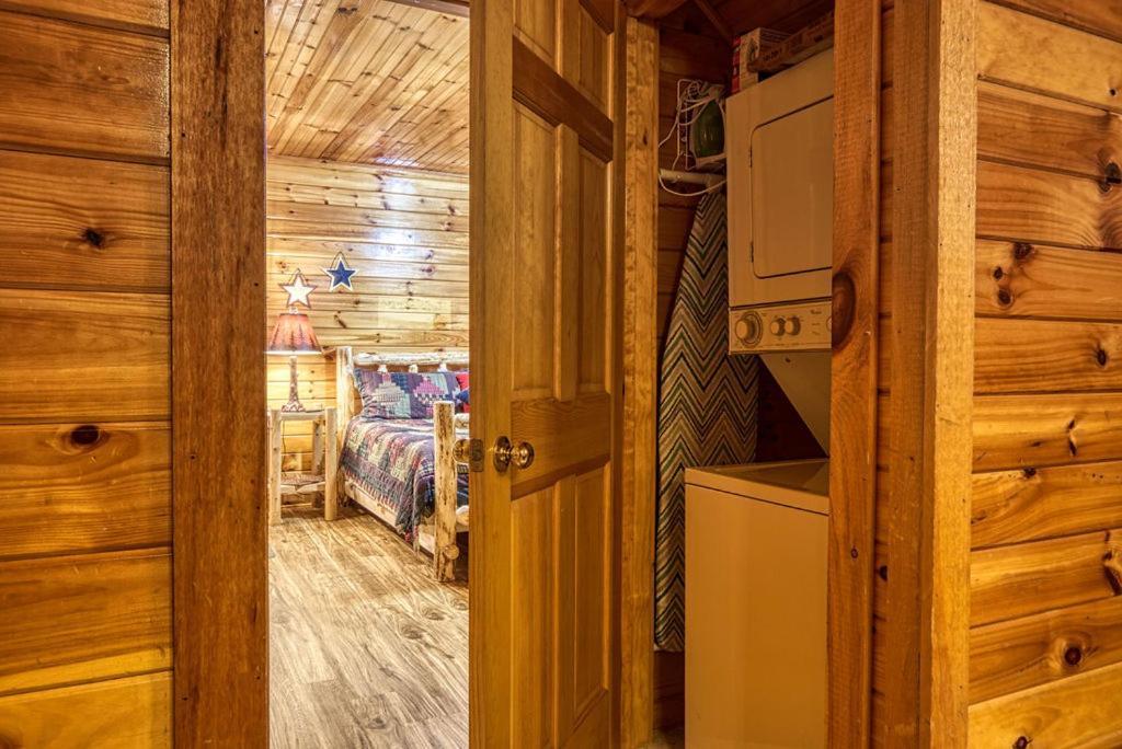 The Nut House, Hot Tub, Game Room, Wifi, 1089 Free Tickets Each Paid Day, Dollywood And More! Pigeon Forge Zewnętrze zdjęcie