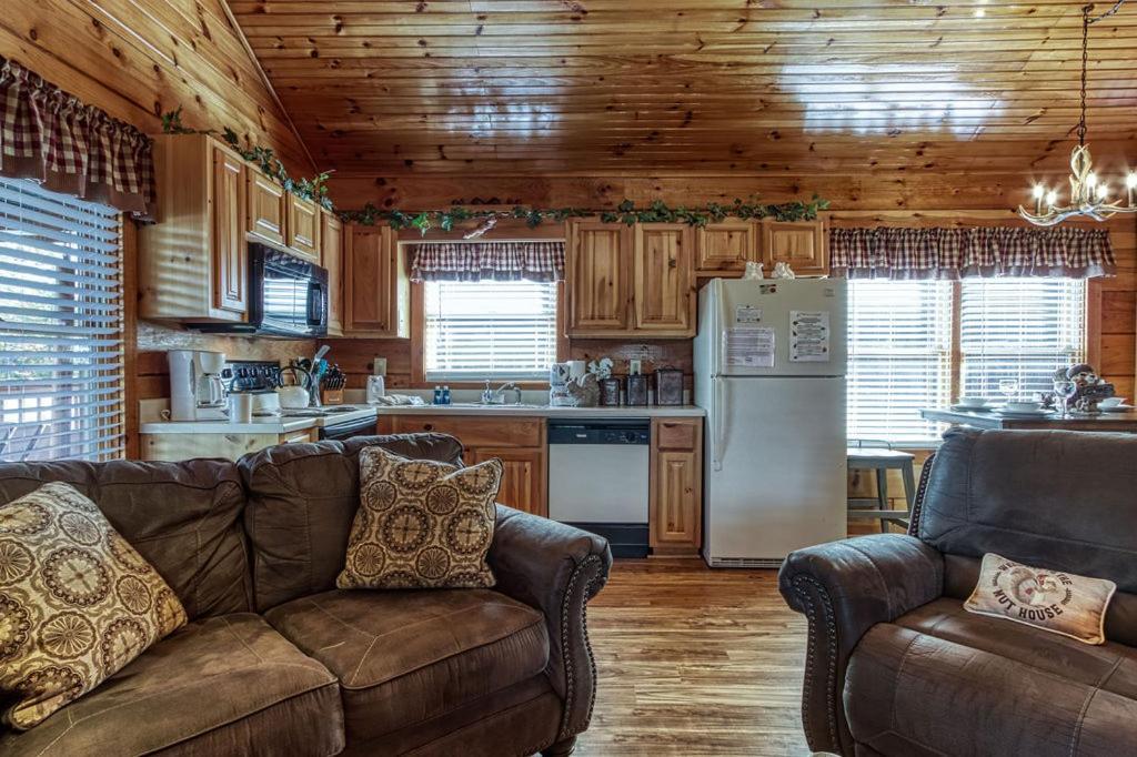 The Nut House, Hot Tub, Game Room, Wifi, 1089 Free Tickets Each Paid Day, Dollywood And More! Pigeon Forge Zewnętrze zdjęcie
