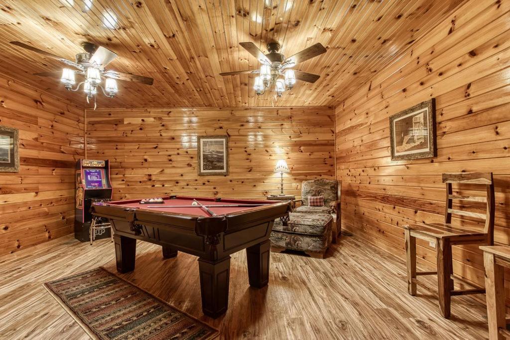 The Nut House, Hot Tub, Game Room, Wifi, 1089 Free Tickets Each Paid Day, Dollywood And More! Pigeon Forge Zewnętrze zdjęcie
